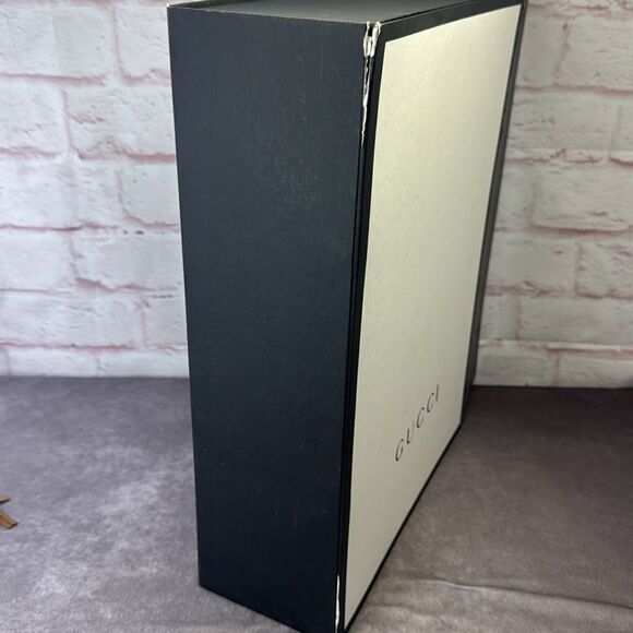 Large Gucci Box & Ribbon - Picture 4 of 7